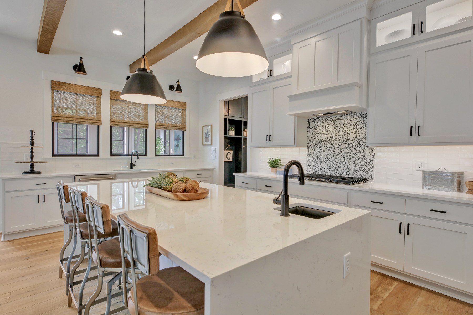 17 Kitchen
