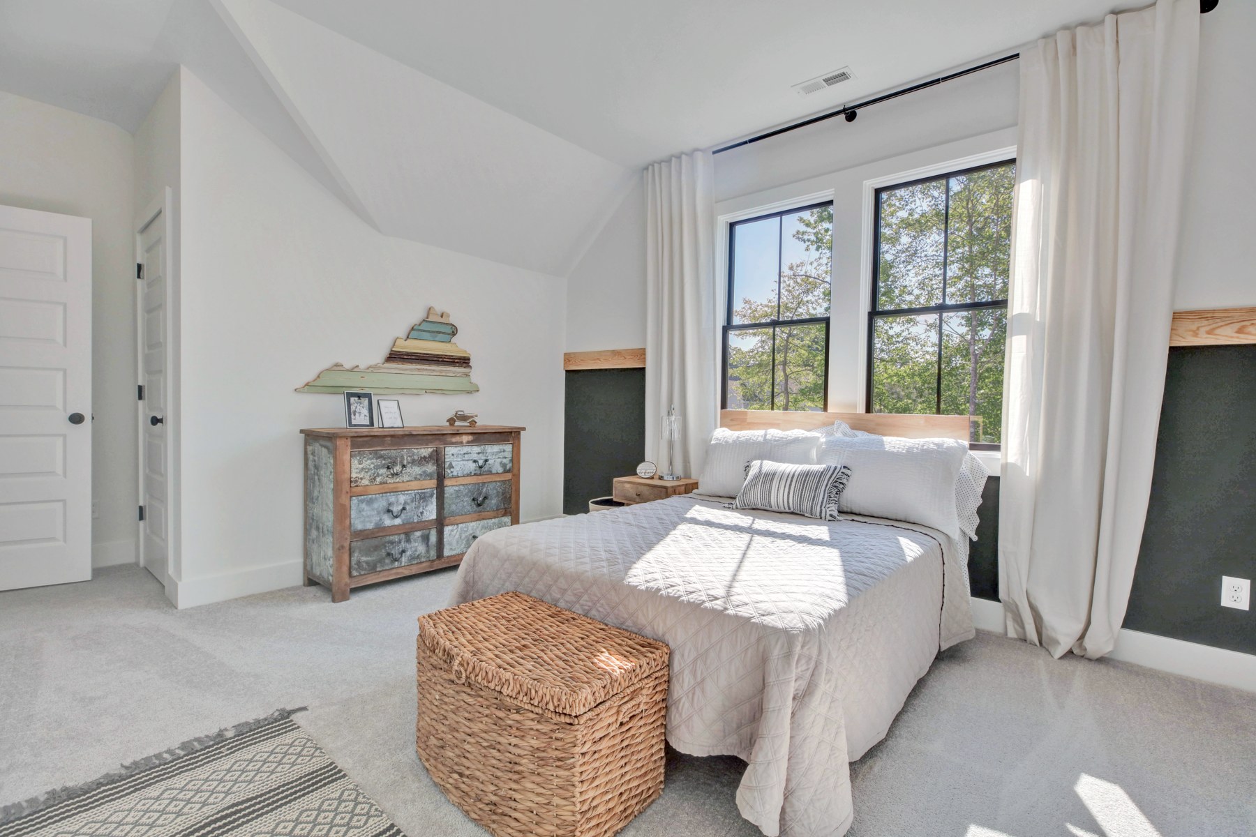 51 Bedroom